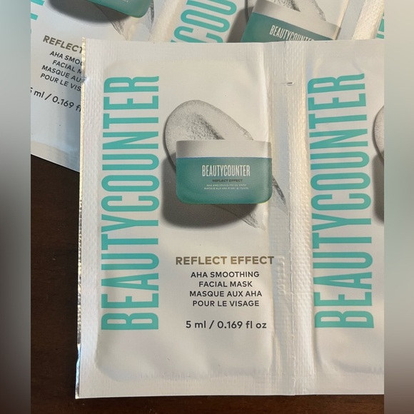 Beautycounter Reflect Effect AHA Smoothing Facial Mask 16 sample packets - Picture 4 of 5
